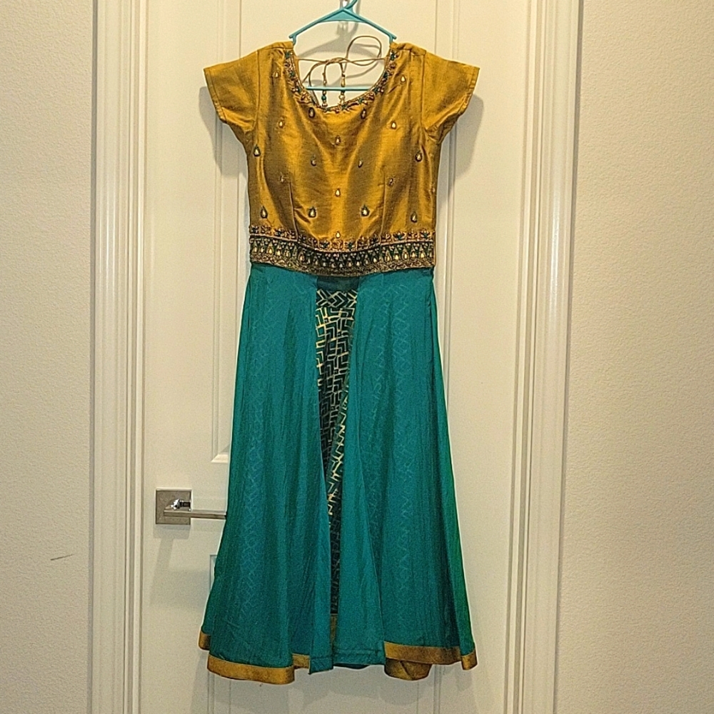 Designer Indian Salwar Suit for Parties – Elegant & Eye-Catching! - Picture 4 of 14